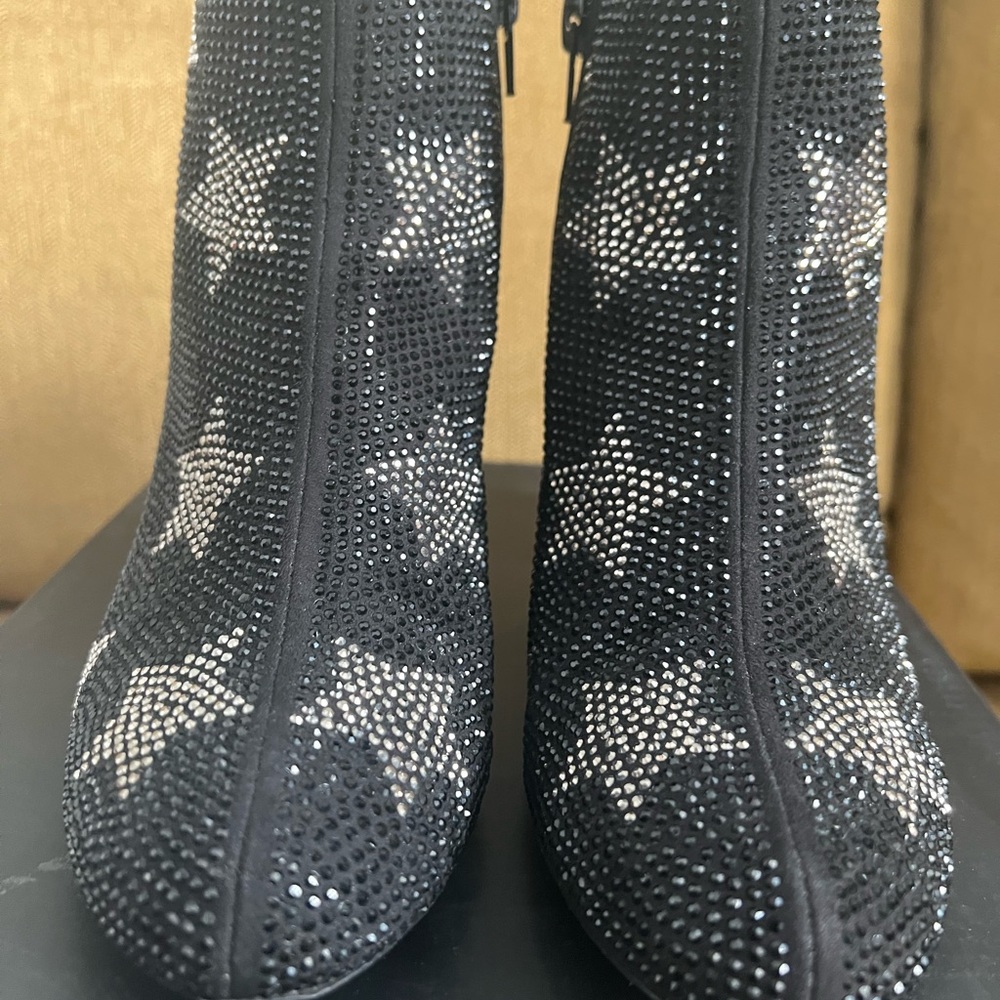 Dazzle in these Florian’s Black Block-heel Ankle Boots/Booties 6M